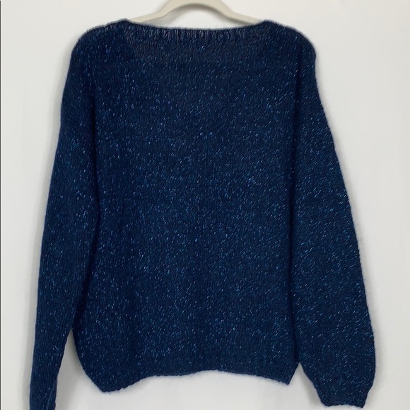 Navy blue sweater with blue flex bust 22.5” - Picture 4 of 4